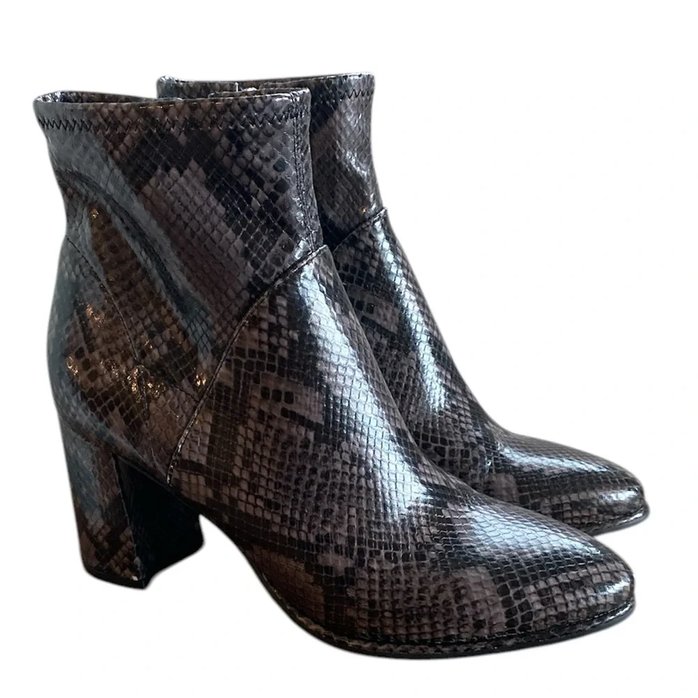 Marc Fisher Dyvine Black & Gray Snakeskin Zip Up Pointed Toe Booties Boots, 8.5M